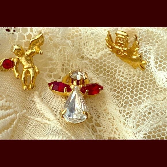 Set of 3 Angel pin backs-red-crystal -Goldtone - Picture 3 of 8